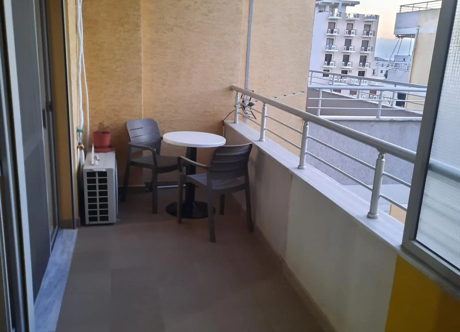 Geni'S Apartament Durres Apartment